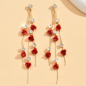 Brincos Longos Retrô com Rosa e Detalhes em Strass